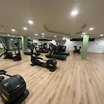 Luxury 2bd Flat - Pools - Parking - - Gym *