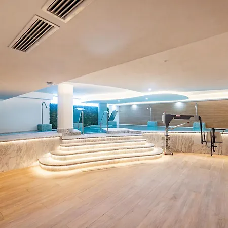 Luxury 2bd Flat - Pools - Parking - - Gym 아파트 라칼라데미야스