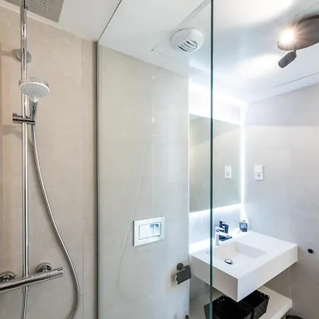 Luxury 2bd Flat - Pools - Parking - - Gym 아파트