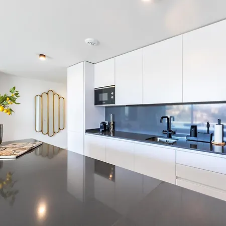 Luxury 2bd Flat - Pools - Parking - - Gym * 라칼라데미야스