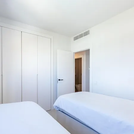 아파트 Luxury 2bd Flat - Pools - Parking - - Gym *