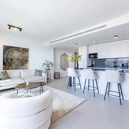 Luxury 2bd Flat - Pools - Parking - - Gym 아파트 라칼라데미야스