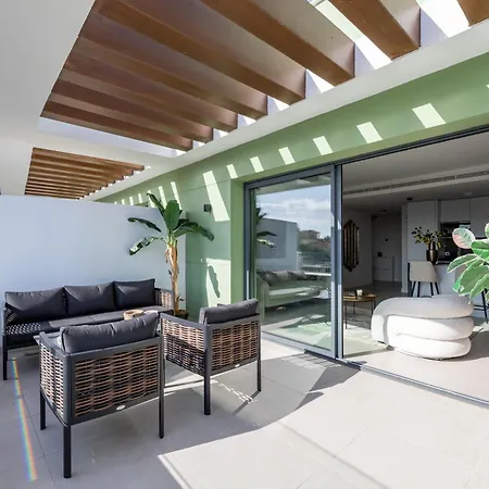 Apartment Luxury 2bd Flat - Pools - Parking - - Gym