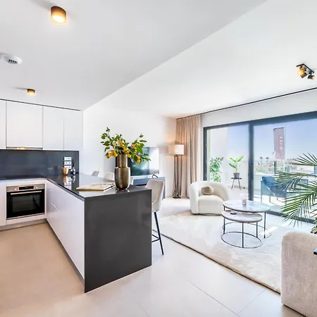 Luxury 2bd Flat - Pools - Parking - - Gym 아파트 라칼라데미야스