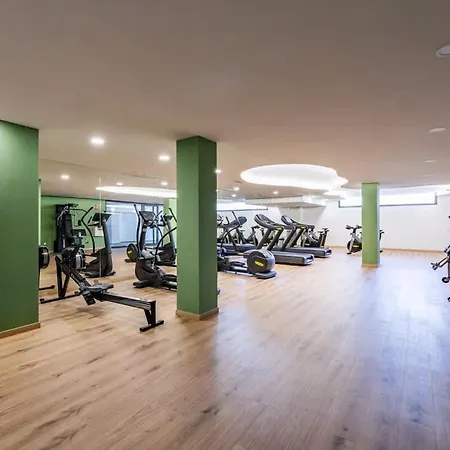Luxury 2bd Flat - Pools - Parking - - Gym 아파트 *