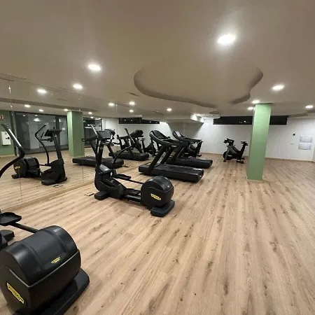 Luxury 2bd Flat - Pools - Parking - - Gym *